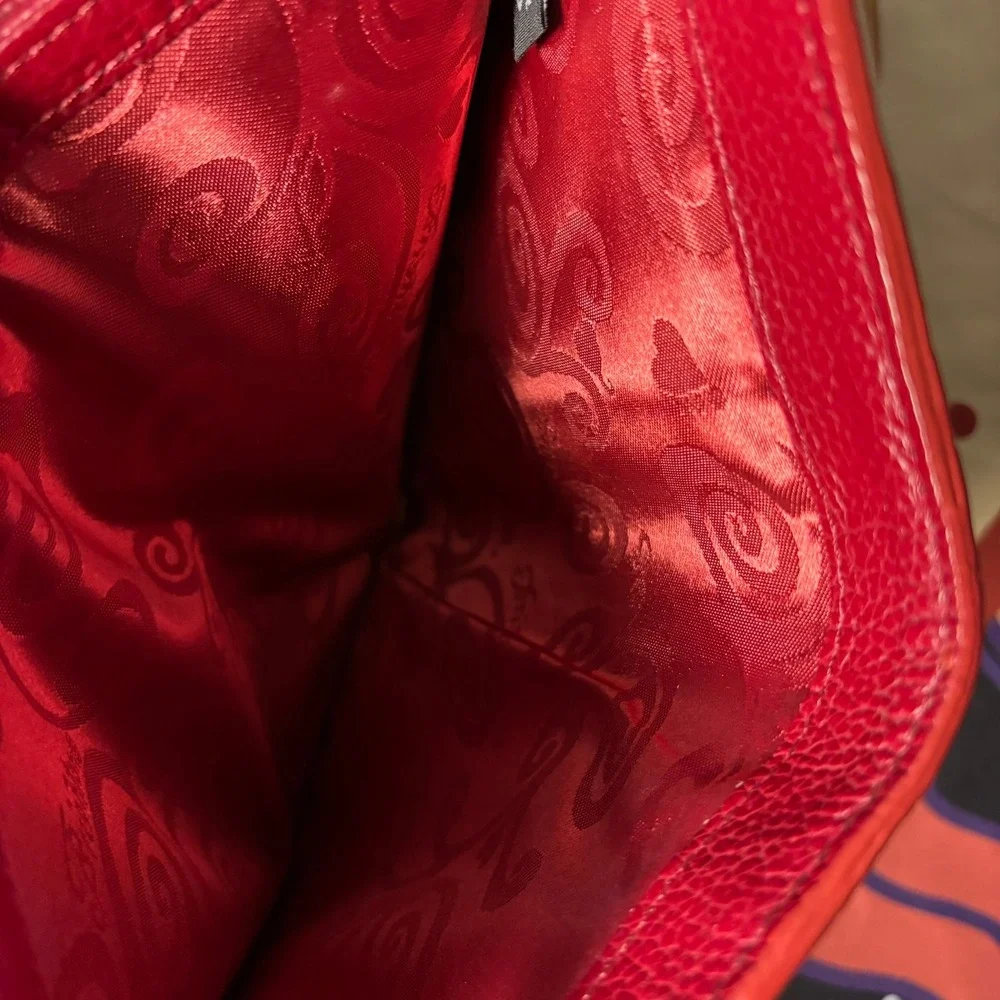 Brighton Red Croc Embossed Patent Leather Heart Bifold Wallet Zip Pocket Card